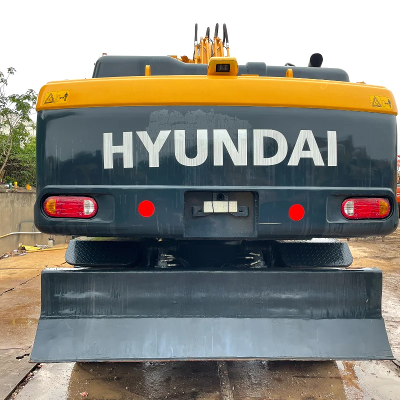 Used Hyundai 210 Wheeled Hydraulic Excavator 